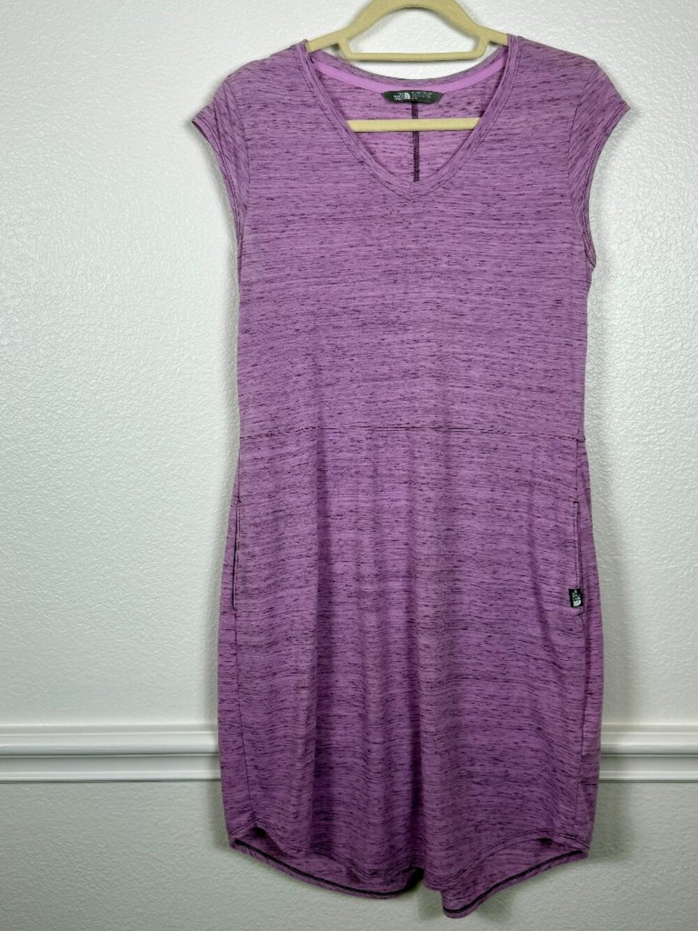 The North Face Women's Dress Size M Purple Heathered with Pockets Flash dry Vnec